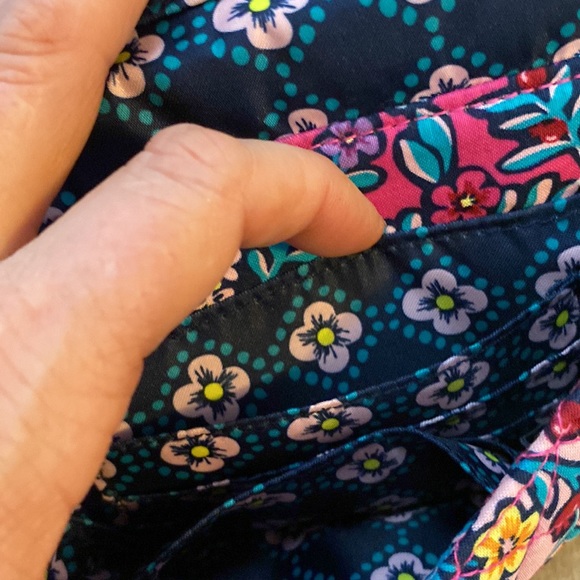 Vera Bradley crossbody - Picture 5 of 8